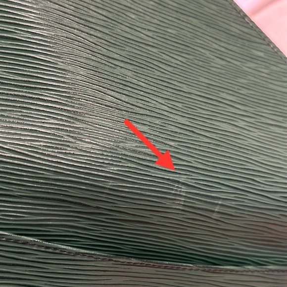 LOUIS VUITTON CLUTCH GREEN EPI 🌟AUTHENTIC 🌟 - Picture 12 of 15